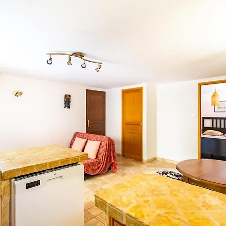 Apartment Gracious Ac One Bedroom With Garden And Pool - Dodo Et Tartine